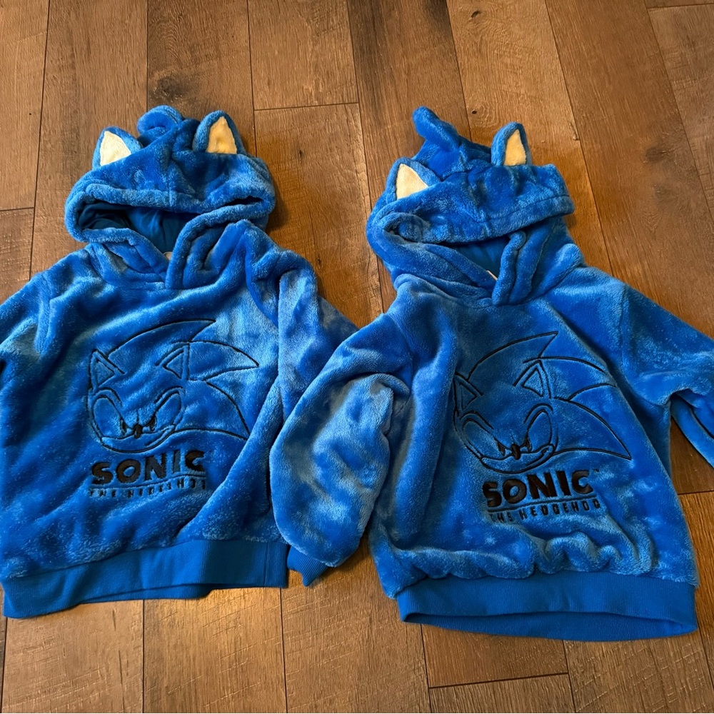 Sonic hoodie